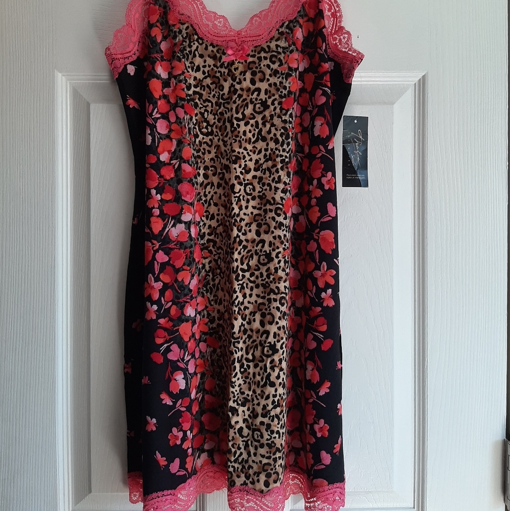 Thalia Sodi *Night Gown